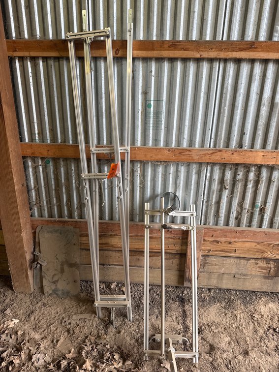 VEVOR Alaskan Style Chainsaw Mill with Guide Rails