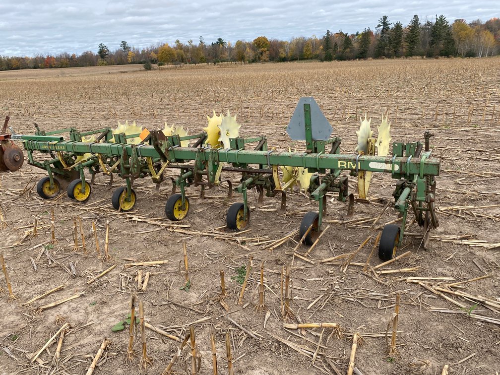 John Deere RM 6-Row 3-Point Cultivator