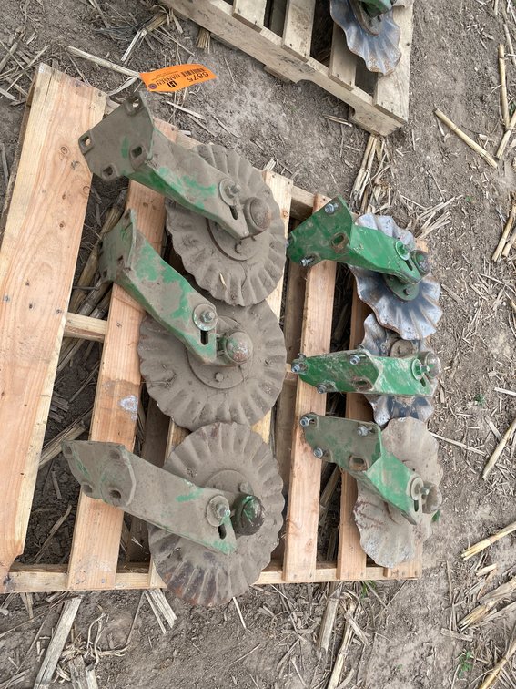 (6) John Deere No-Till Coulters