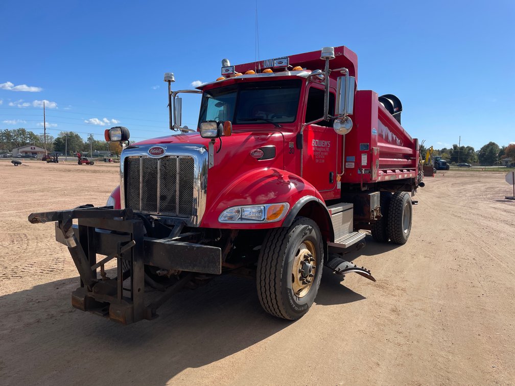 2005 Peterbilt Plow Truck (Has WI Title)