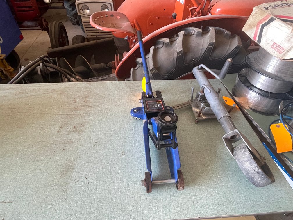 Duralast 2-Ton Hydraulic Trolly Jack