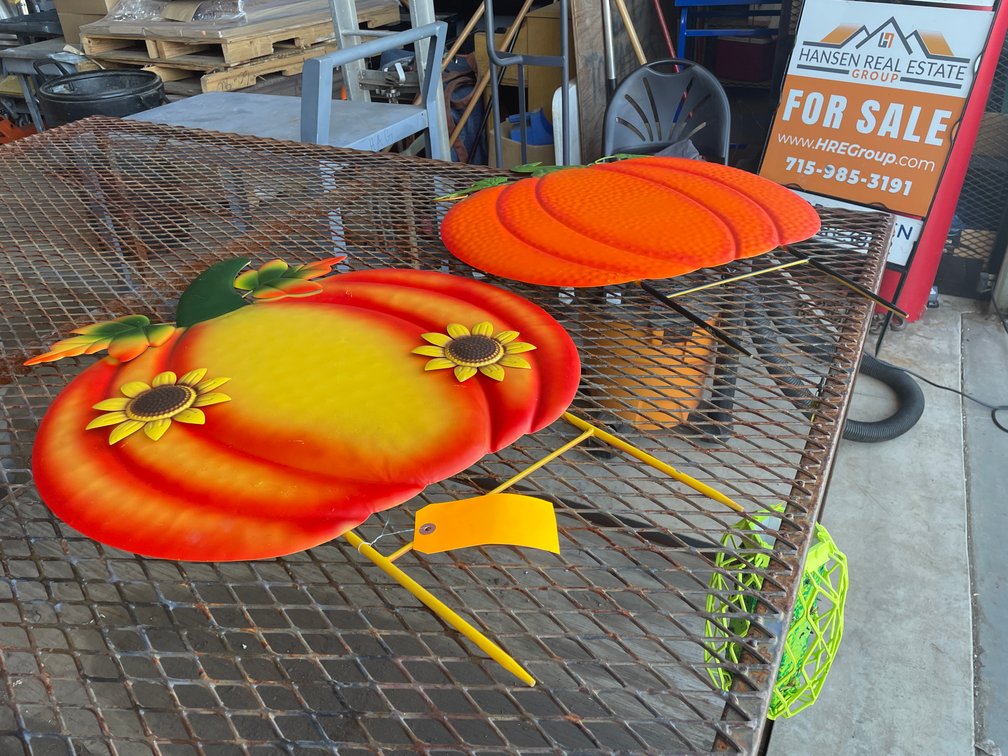 (2) Metal Pumpkin Signs