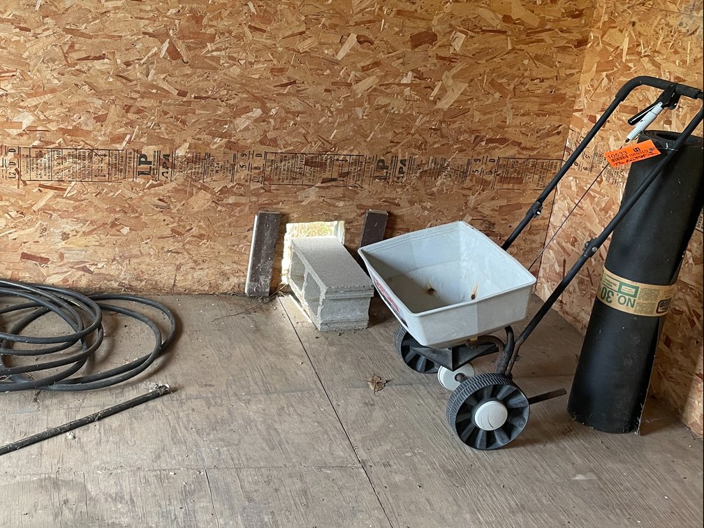 Fertilizer Yard Spreader