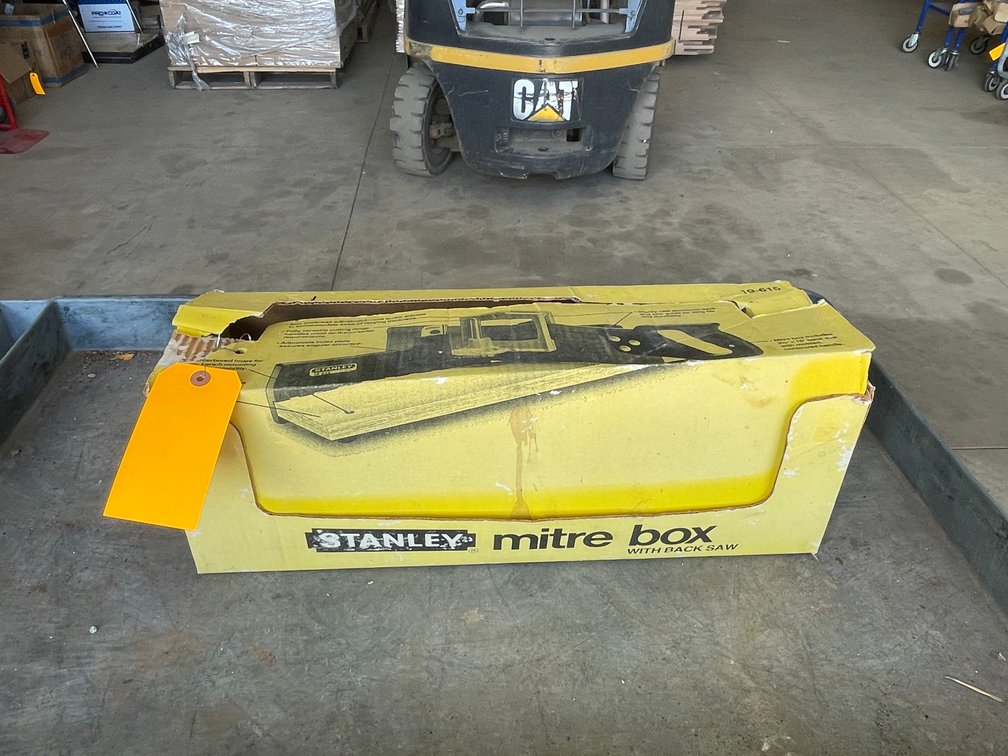 Stanley Mitre Box with Back Saw