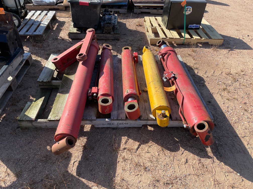 (5) Hydraulic Rams/Cylinders