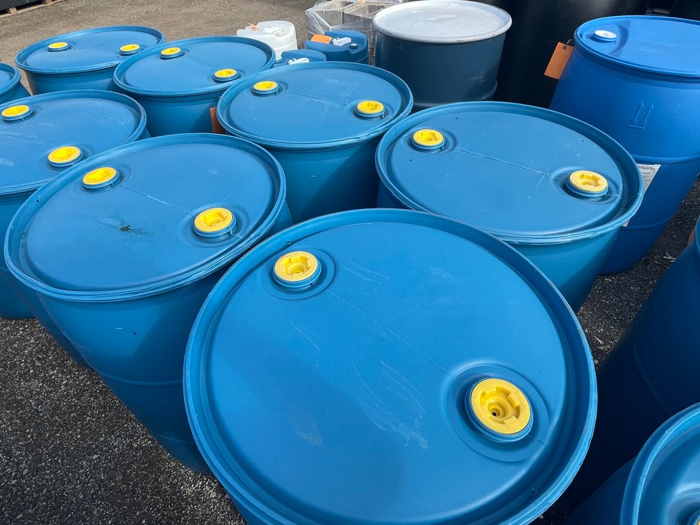 (4) 55 Gallon Plastic Drums