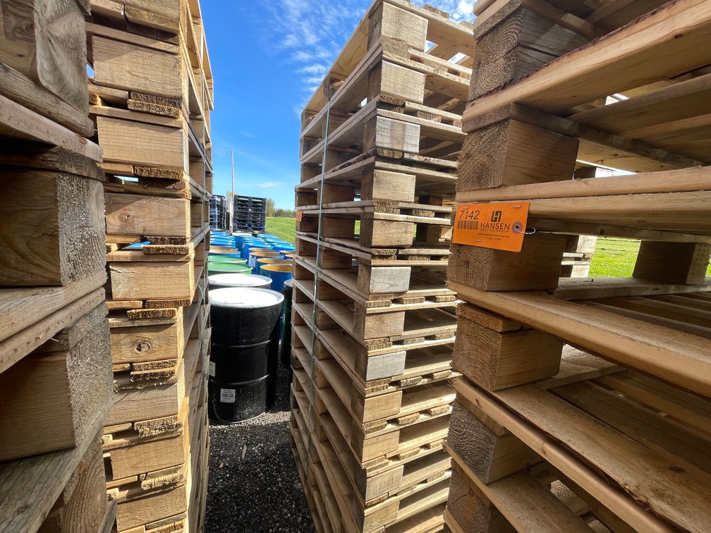 (15) Wooden Pallets