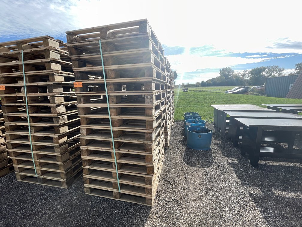 (15) Wooden Pallets