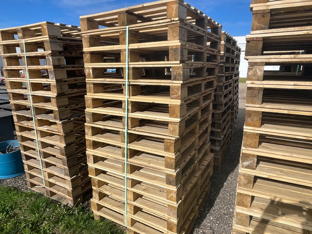 (15) Wooden Pallets