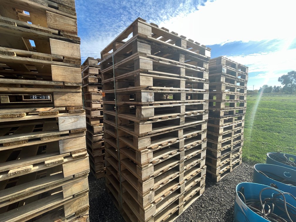 (15) Wooden Pallets