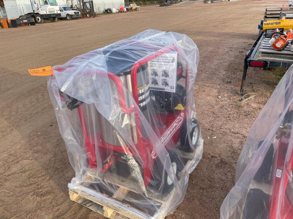 Magnum 4000 Series Gold Hot or Cold Pressure Washer
