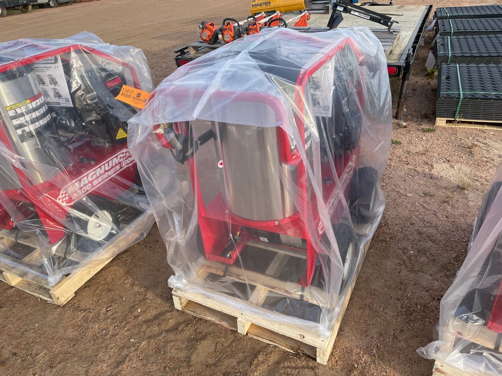Magnum 4000 Series Gold Hot or Cold Pressure Washer