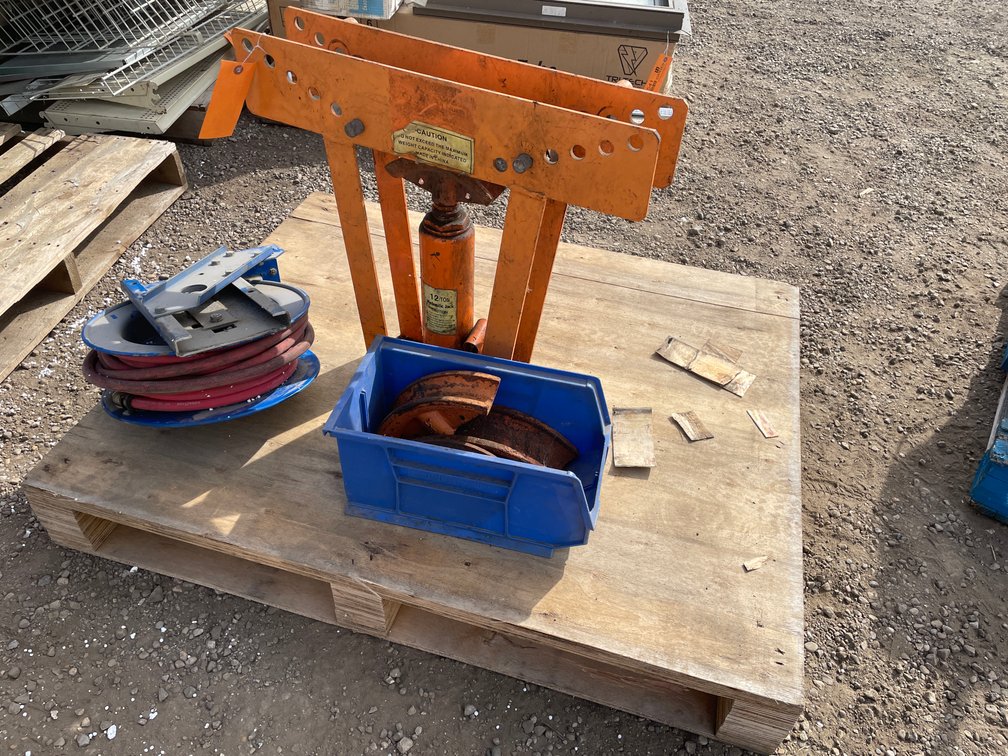 Metal Bender with Handle