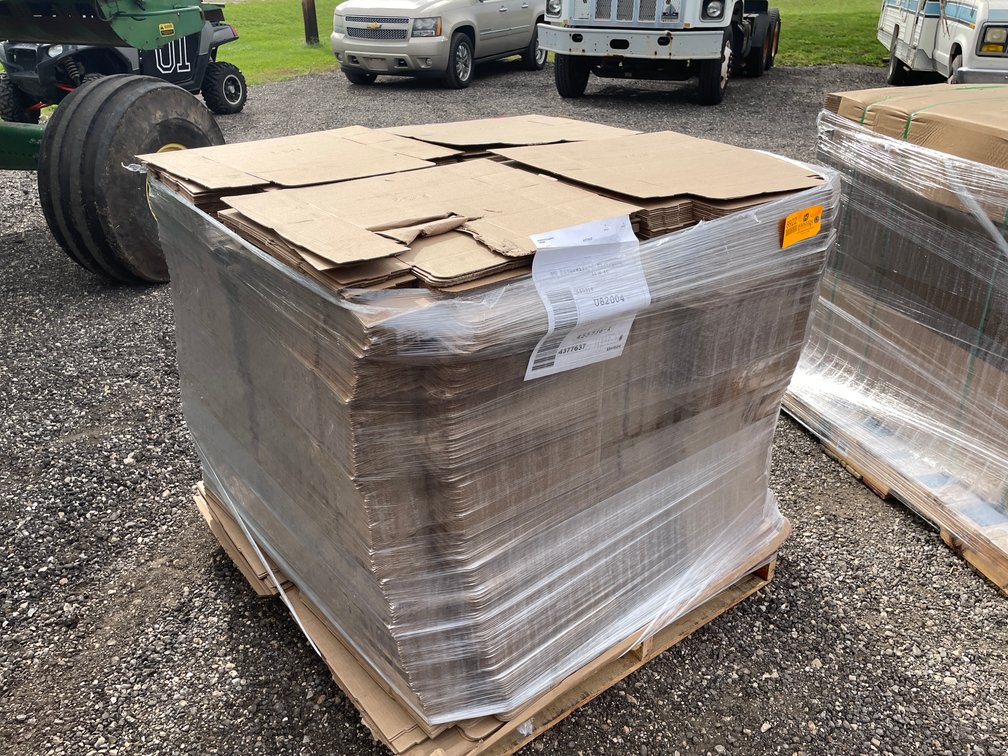 Pallet of New Foldable Cardboard Boxes with Lids