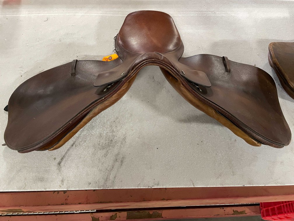 Vintage Hartley Close Contact English Saddle (T6)