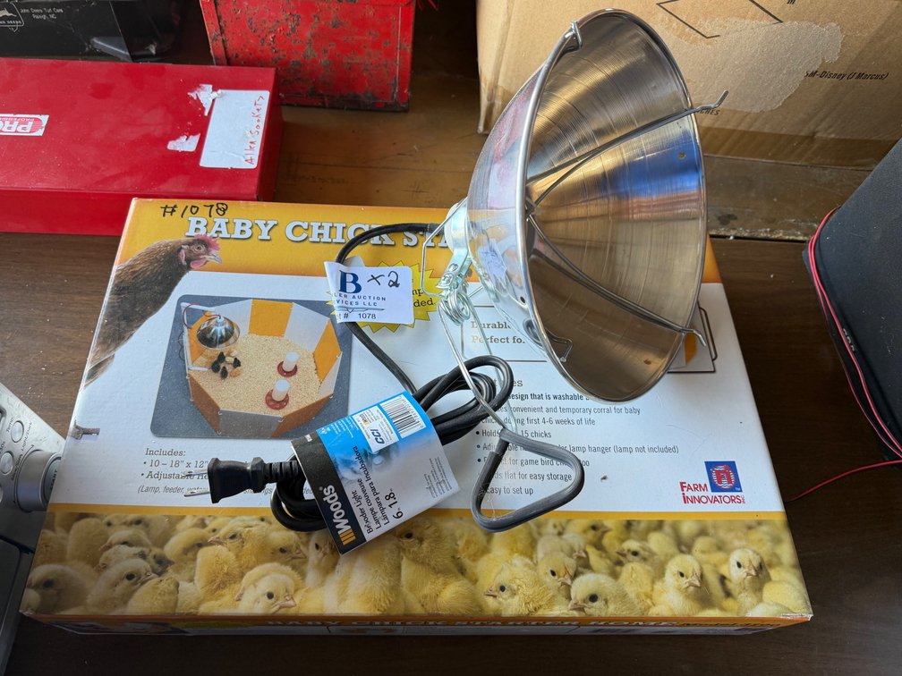 Hot Lamp and Chick Starter