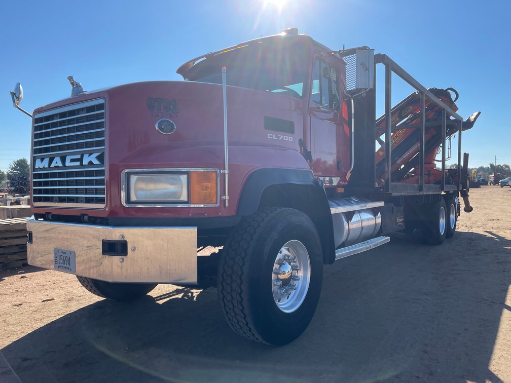 2000 Mack CL713 Crane Form Truck (Has WI Title)
