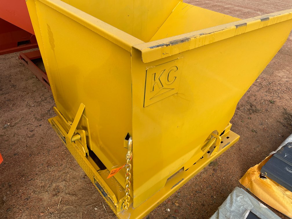 New KC 2.0 Cubic Yard Self Dumping Hopper with Fork Pockets