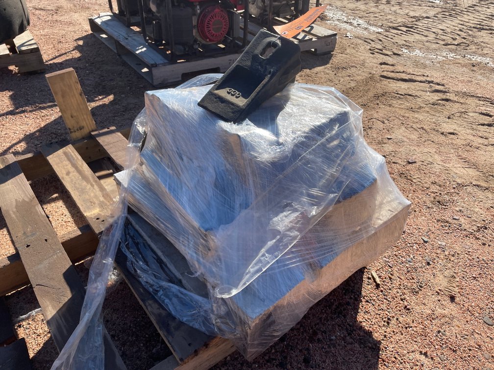 Pallet of CNH Bucket Teeth