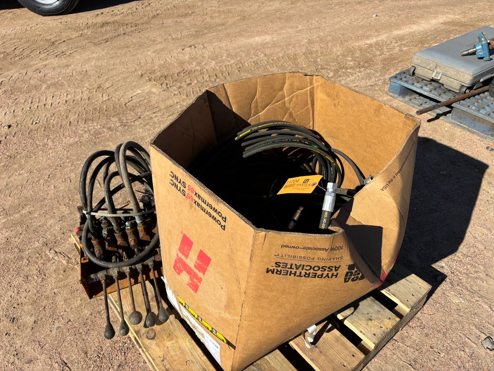 (4) Hydraulic Pumps