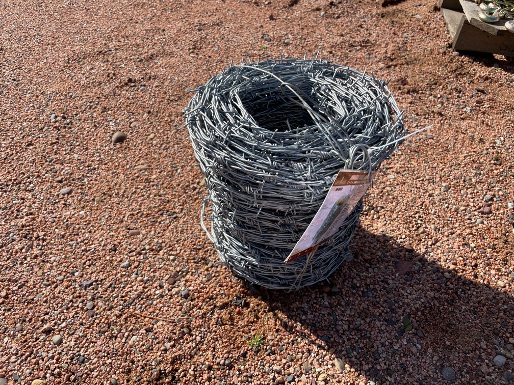 LandHonor 492' High Tensile Barbed Wire