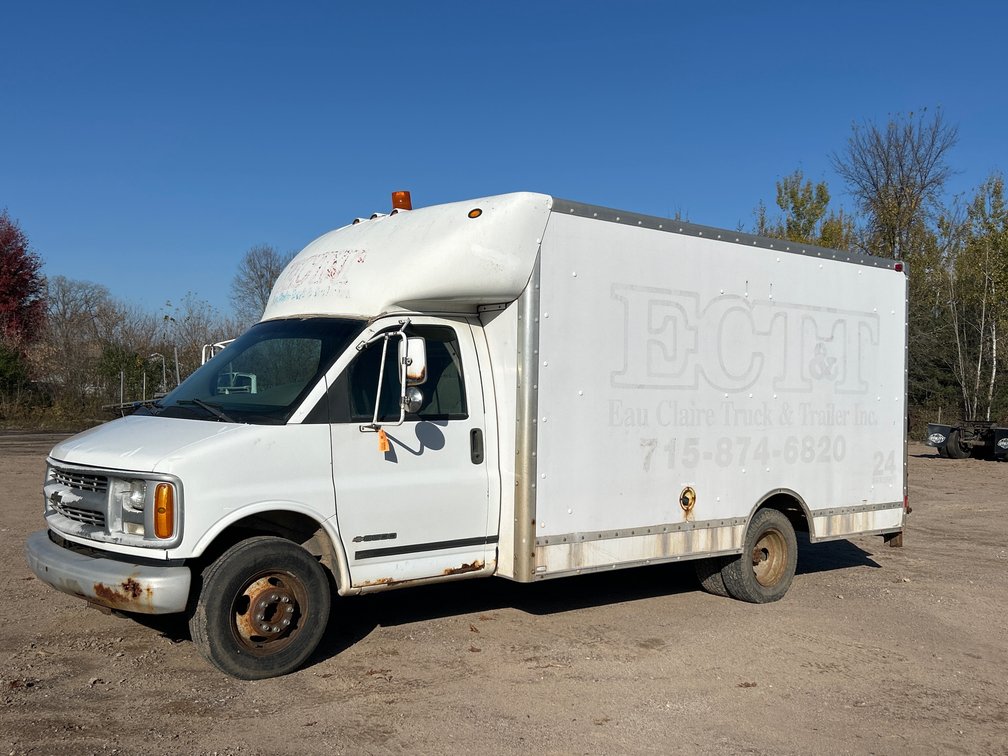 2000 Chevrolet 3500 Box Truck (Has WI Title)