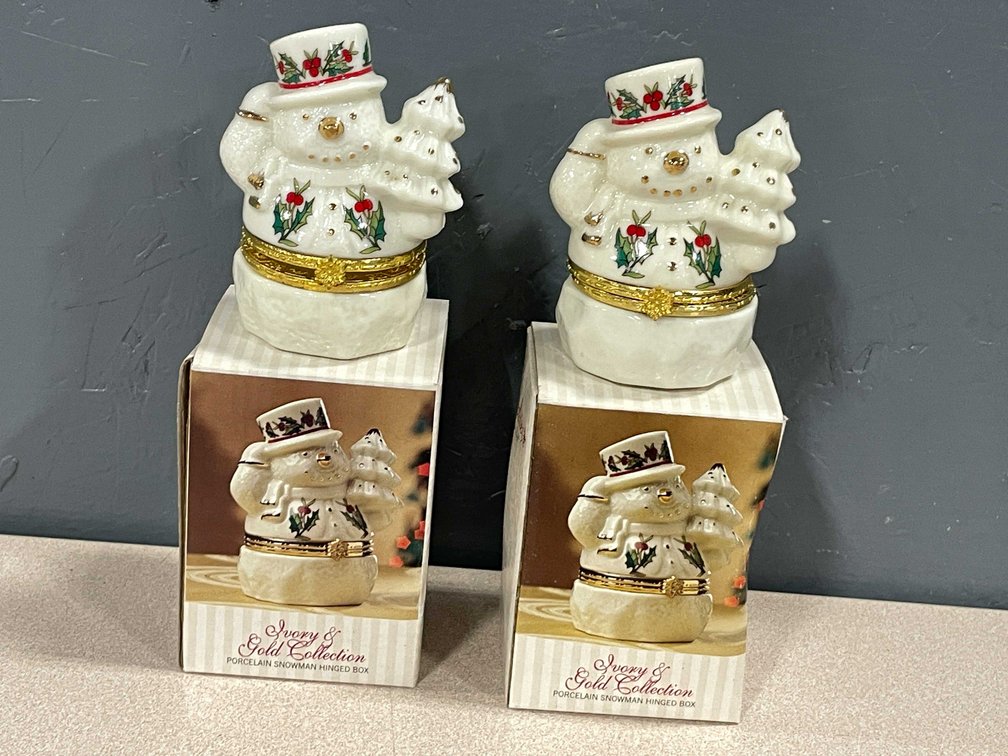 Porcelain Snowman Trinket Boxes (T3)
