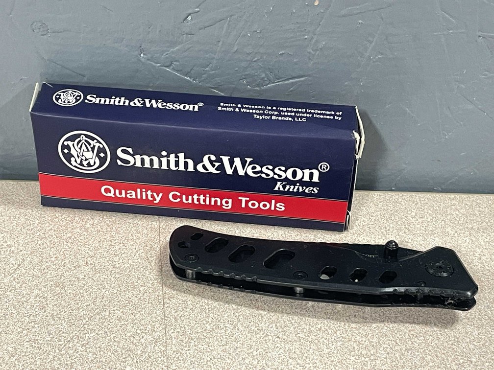 Smith & Wesson Knife (T4)