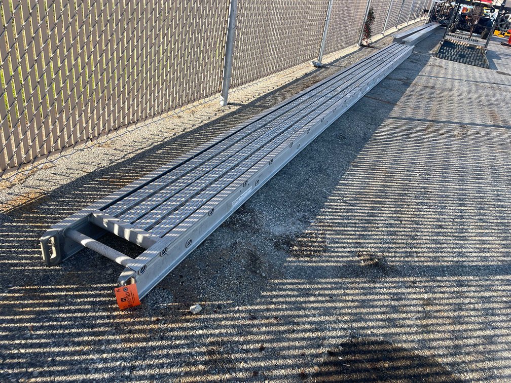 Green Bull 24' Scaffolding Plank (09)