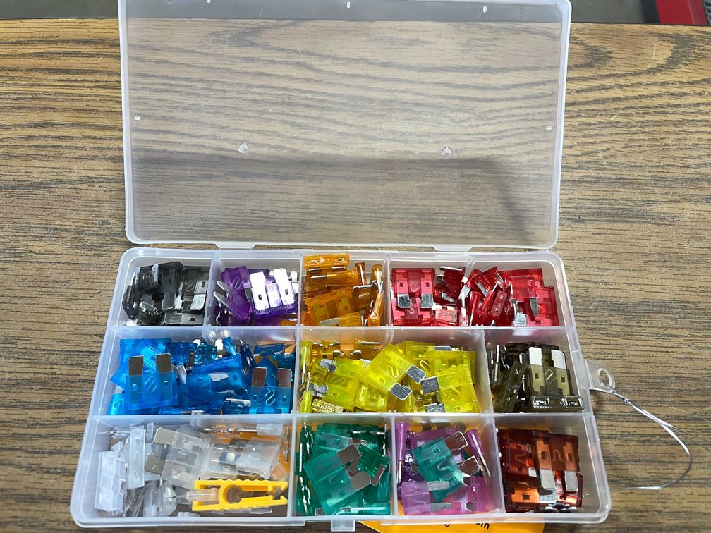 Vehicle Fuse Set (CW)