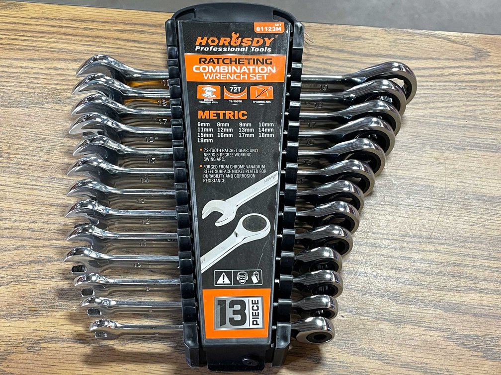 13 Piece Metric Ratcheting Wrench Set (CW)
