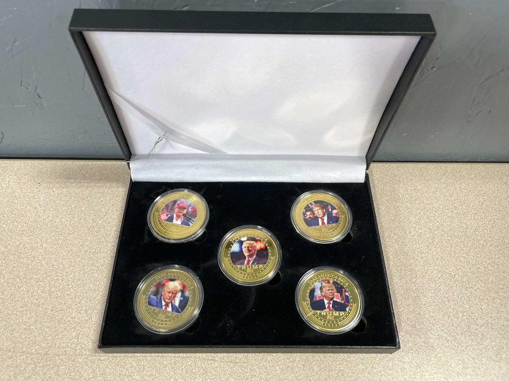 Donald Trump Coins (T2)