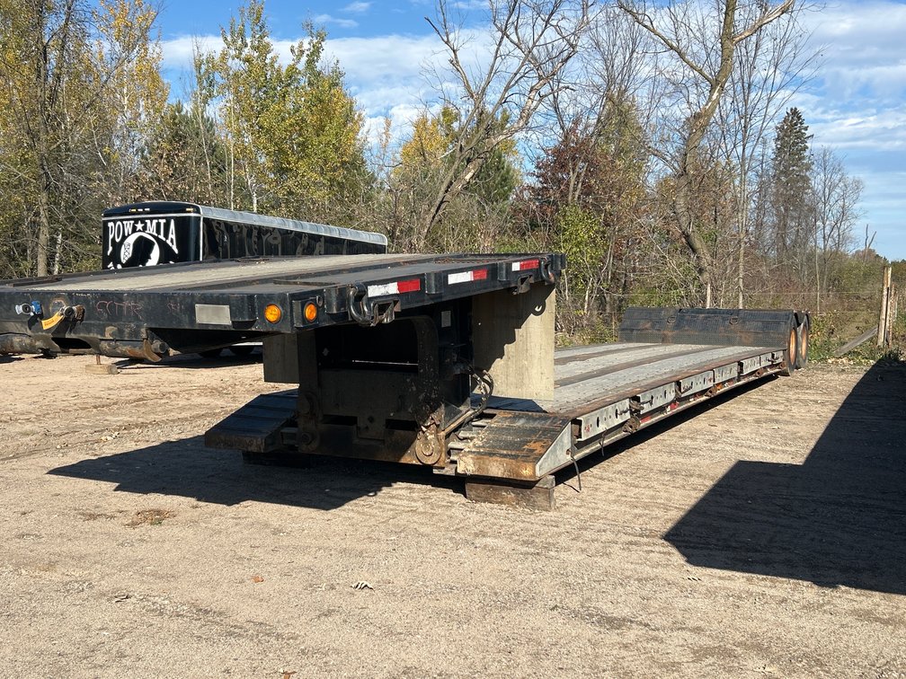 2005 XL 60 MFG Tandem Axle Detachable Gooseneck Lowboy Semi Trailer (Has WI Title)