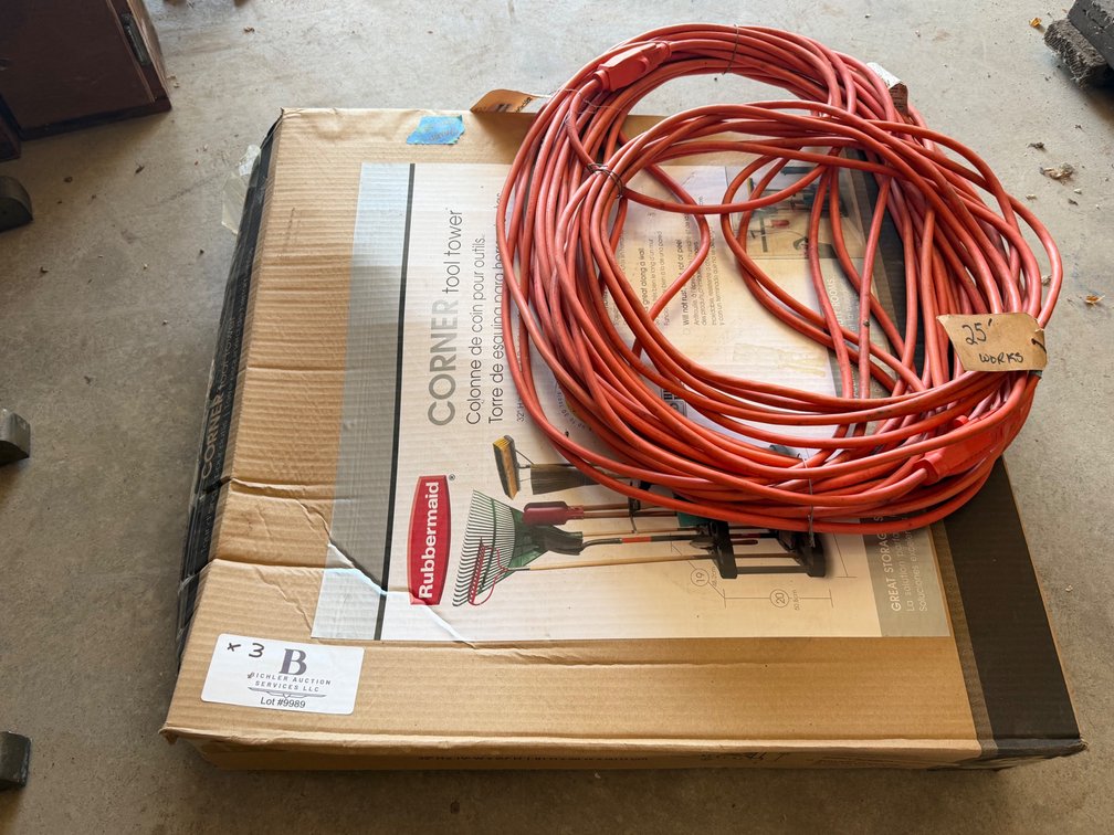 Rubbermaid Corner Tool Tower