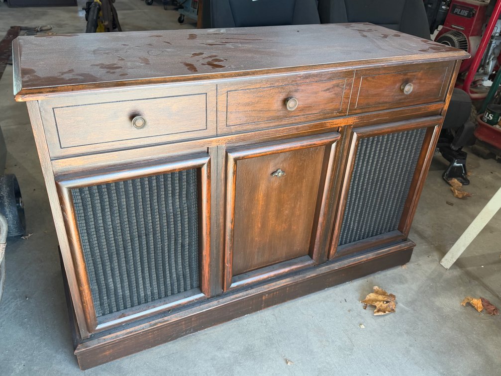 Delmonico Console Stereo
