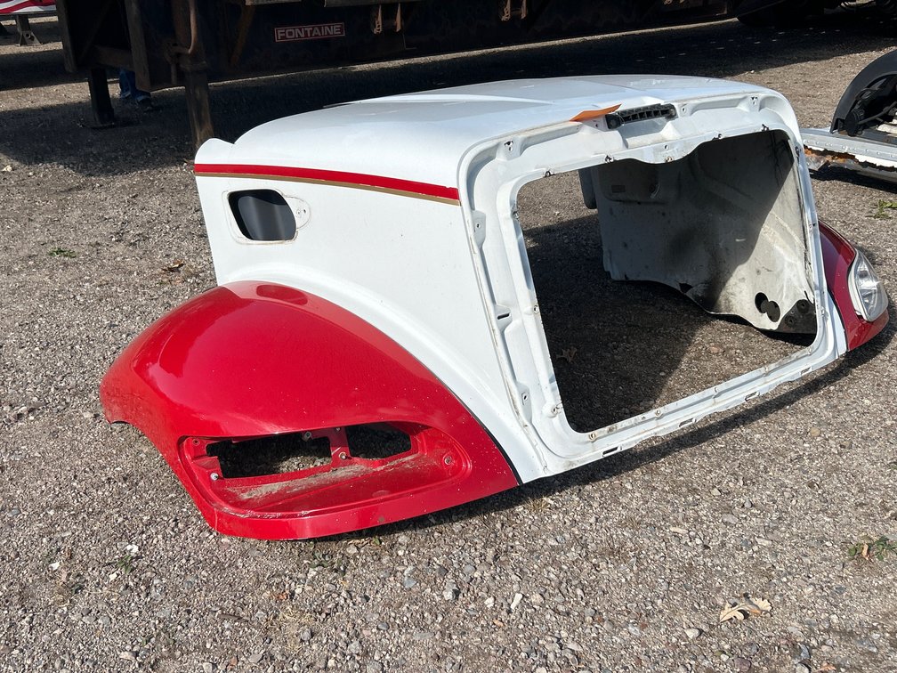 (1) Semi Truck Hood Assembly
