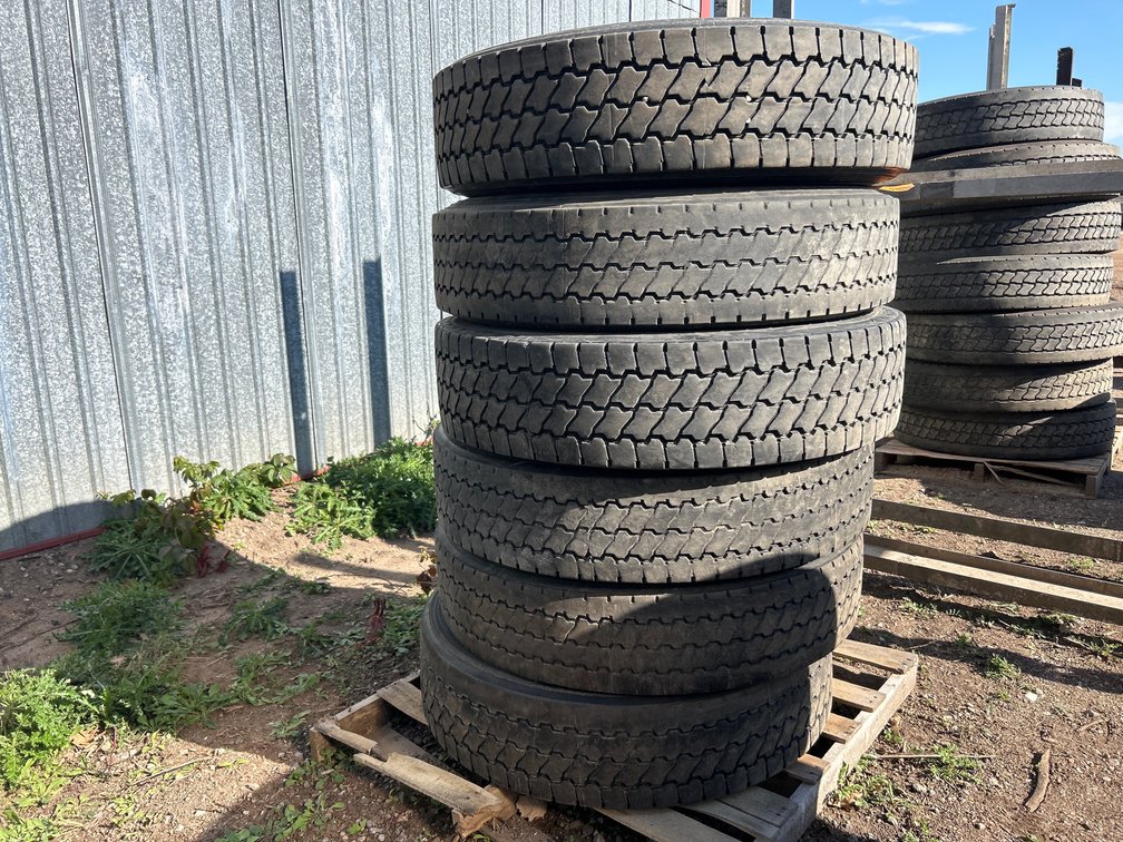 (6) 11R22.5 Commercial Truck Tires