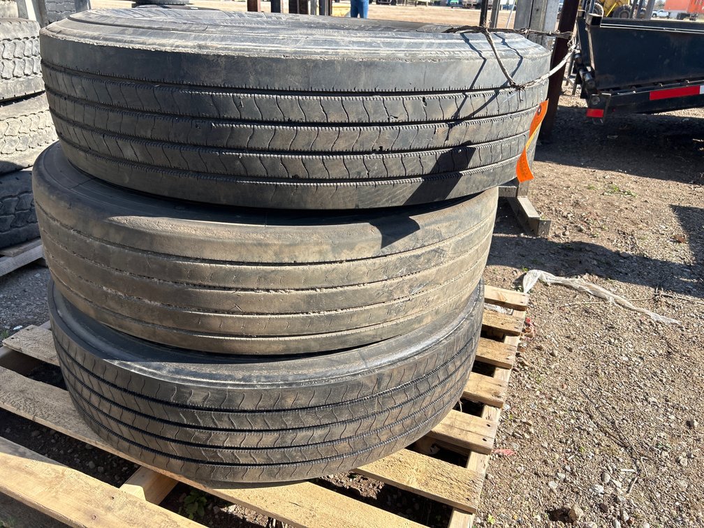 (3) Continental HSR 11 R 22.5 Commercial Truck Tires