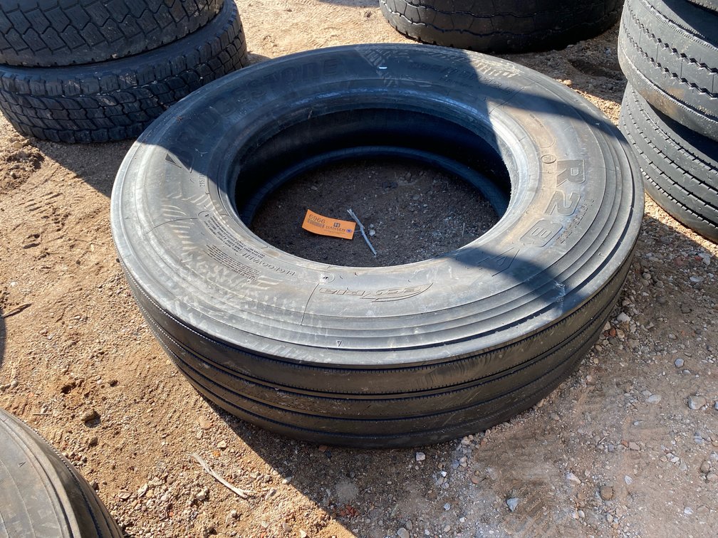 (1) Bridgestone R284 Ecopia 295/75R22.5 Commercial Truck Tire
