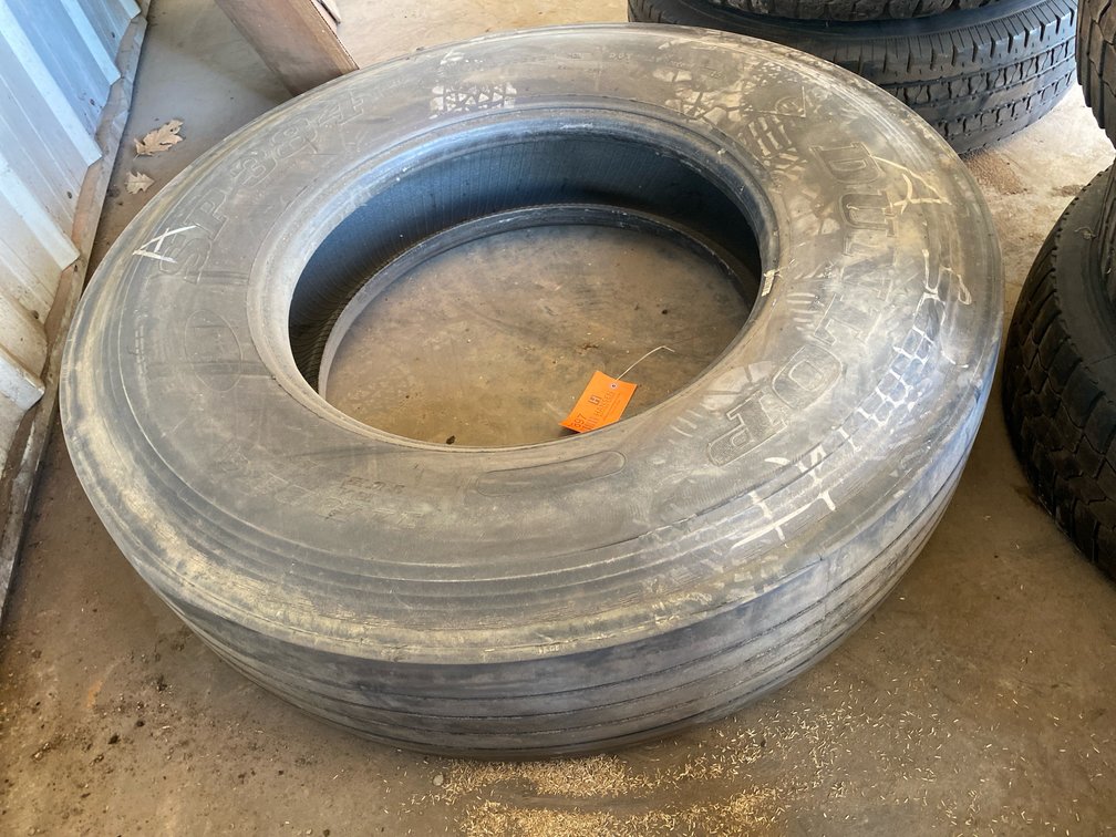 (1) Dunlop SP 384 11R22.5 Radial Tubeless Commercial Tire