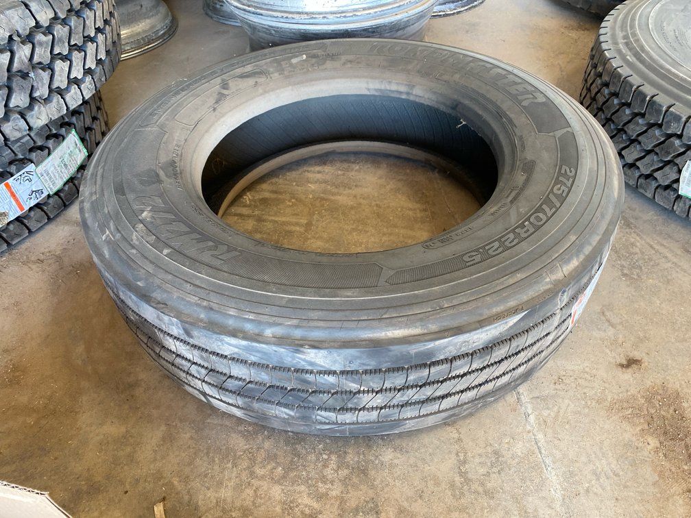 (1) Roadmaster RM272 275/70R22.5 Commercial Truck Tire
