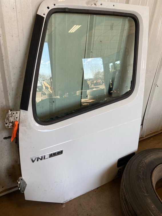 (1) Volvo VNL Truck Cab Door