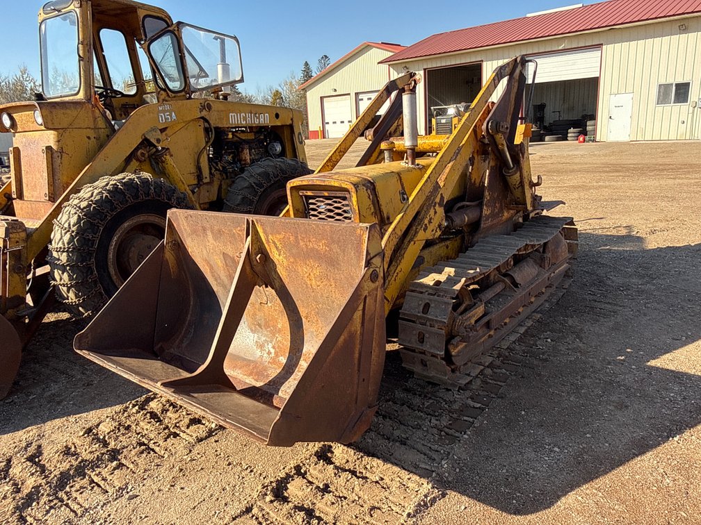 John Deere 440 IC Series Crawler Loader