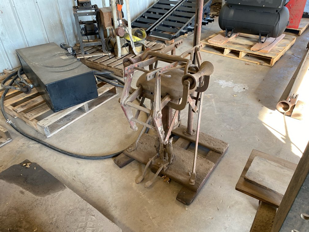Mechanical Tire Spreader Stand