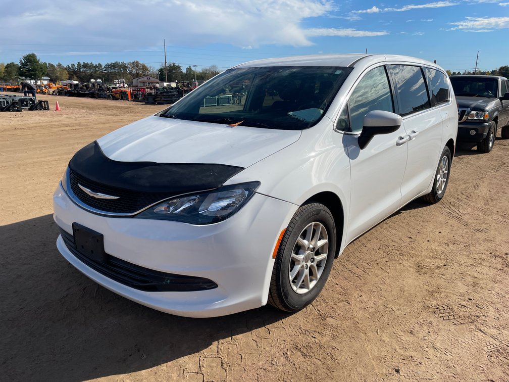 2017 Chrysler Pacifica Minivan (Has WI Title)