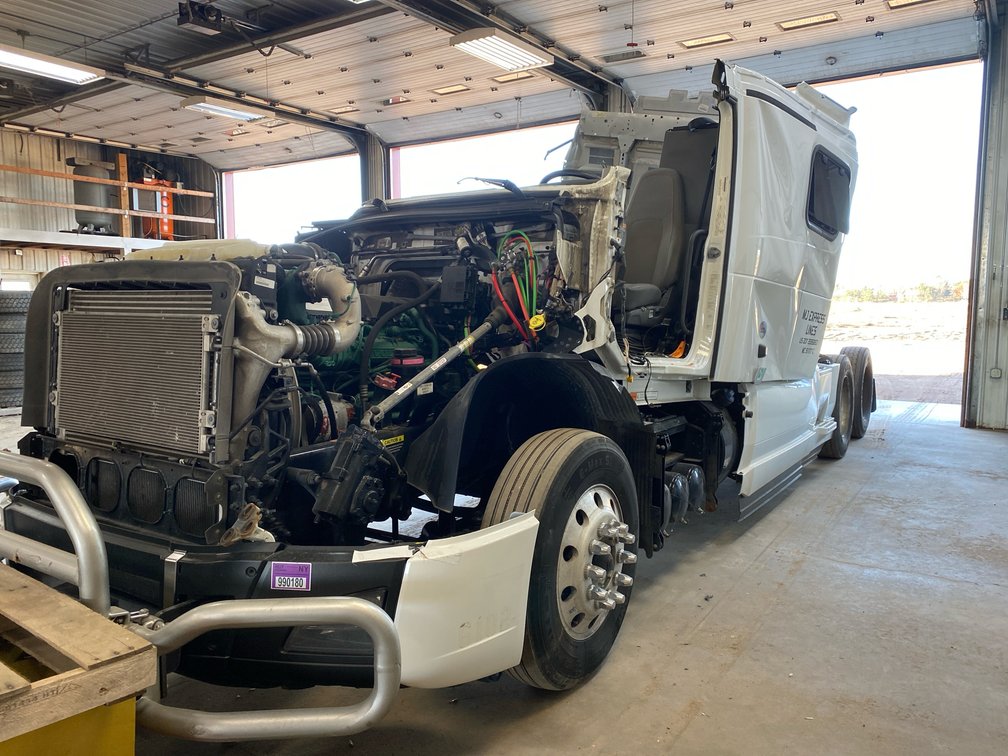 2024 Volvo Sleeper Cab Semi Truck Tractor