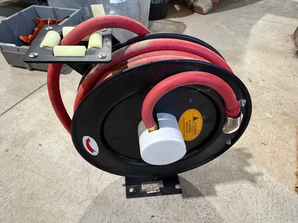 Central Pneumatic Auto Rewind Hose Reel