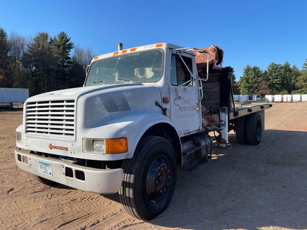 1990 International 4700 4x2 Straight Deck Crane Truck (Has MN Title)