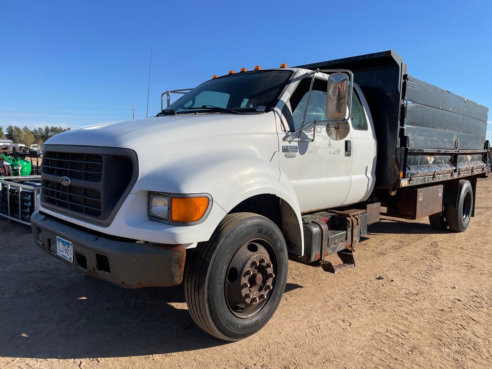 2000 Ford F-650 XL Super Duty Single Axle Dump Truck (Has MN Title)