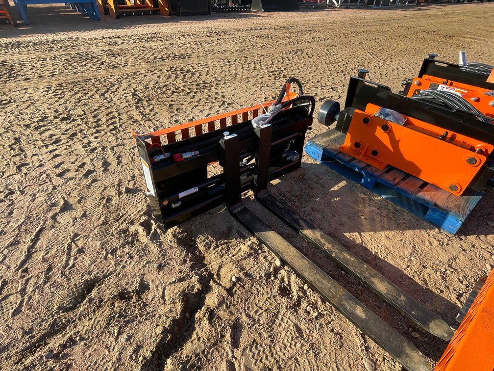 2026 Wolverine Hydraulic Adjustable Pallet Forks Attachment
